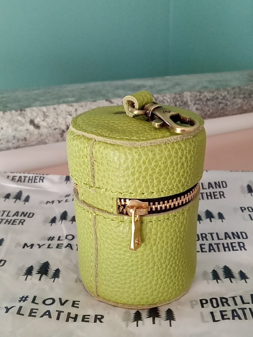 Portland Leather Rollie Pouch New Wasabi Green - Picture 2 of 7